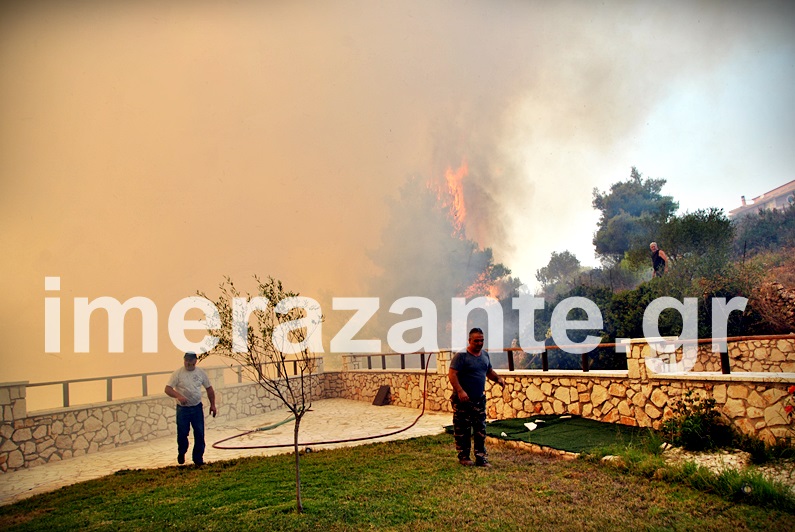 Ζάκυνθος: Ατελείωτη μάχη με τις φλόγες (Βίντεο & εικόνες)