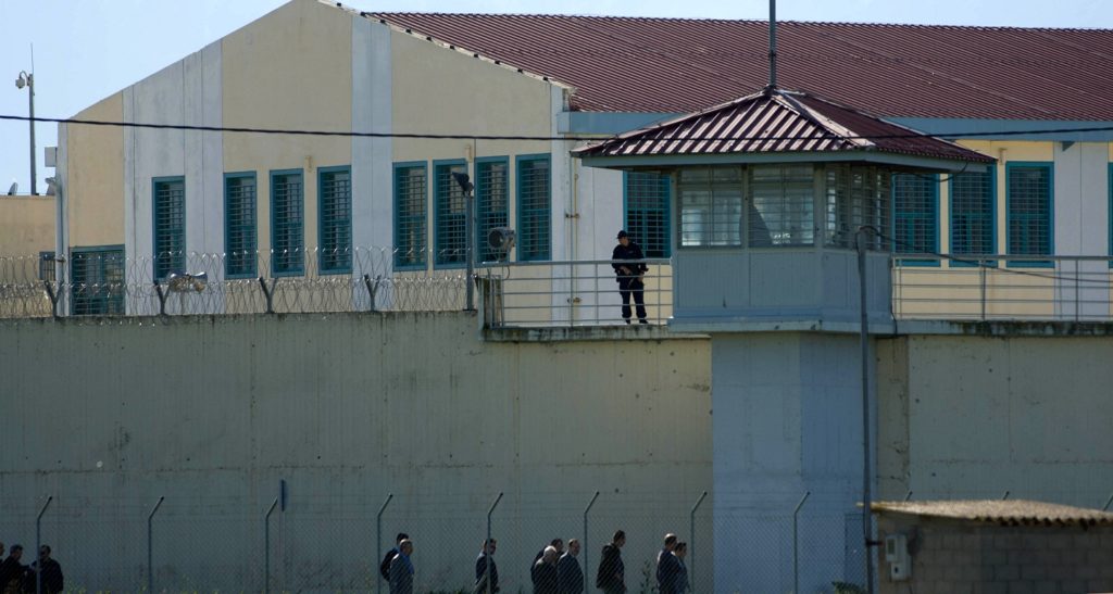 Τρίκαλα: Στη φυλακή οδηγήθηκε ο 66χρονος αδελφοκτόνος