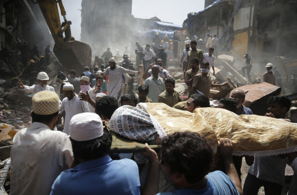 Στους 33 οι νεκροί από την κατάρρευση κτιρίου στην Ινδία – Ανάμεσά τους τρία παιδιά