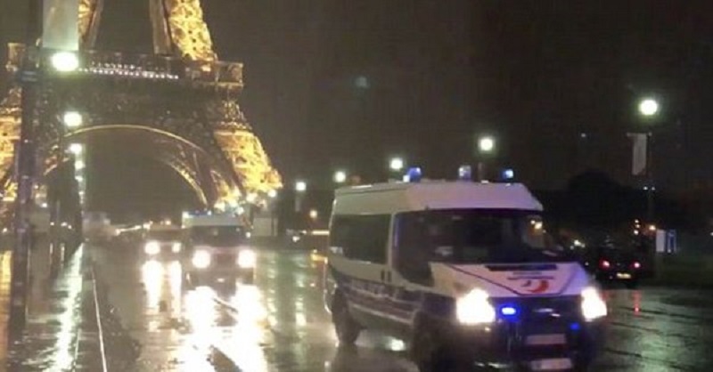 Συναγερμός στο Παρίσι: Εκκενώθηκε ο Πύργος του Άιφελ λόγω ύποπτου άνδρα