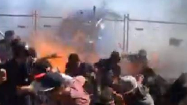 Καύσιμα πήραν φωτιά και έκαψαν θεατές αγώνα αυτοκινήτων – Σε κρίσιμη κατάσταση ένας οπαδός (Video)