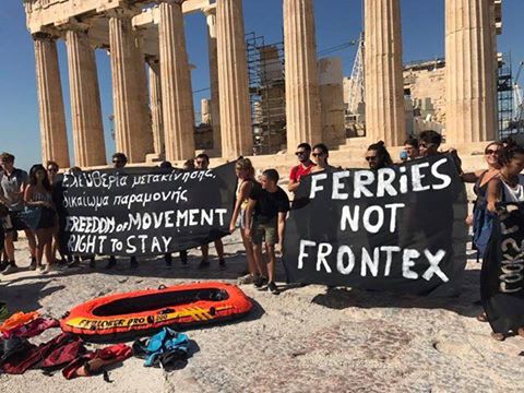 Διαμαρτυρία στην Ακρόπολη ενάντια στην αντιπροσφυγική πολιτική της ΕΕ (Photos)