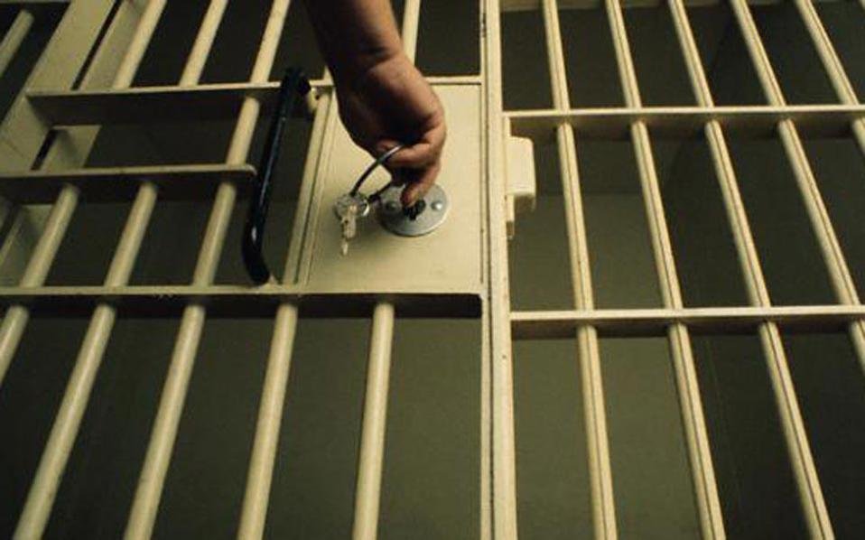 Στη φυλακή ο 60χρονος που κατηγορείται ότι ασελγούσε σε ανήλικες μαθήτριές του