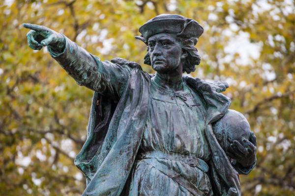 Στη Μινεσότα μαζεύουν υπογραφές για να κατεβάσουν άγαλμα του Κολόμβου – Τι θέλουν να μπει στην θέση του;