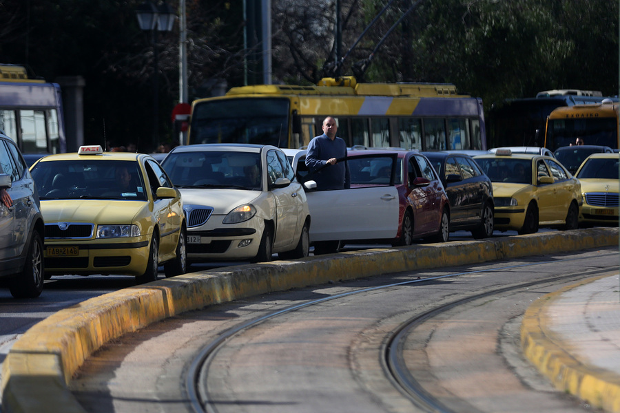Κυκλοφοριακές ρυθμίσεις στη Λεωφόρο Αμαλίας – Τι αλλάζει στο κέντρο της Αθήνας