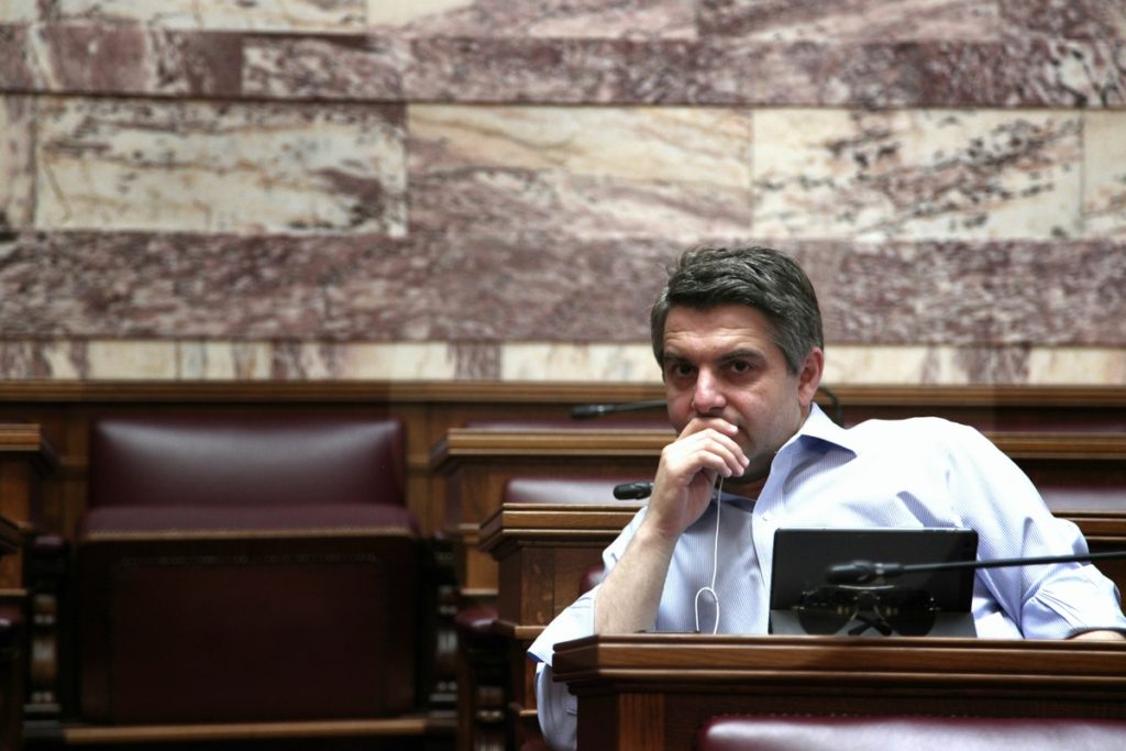 Οδυσσέας Κωνσταντινόπουλος: Κατέθεσε την υποψηφιότητά του για την κεντροαριστερά