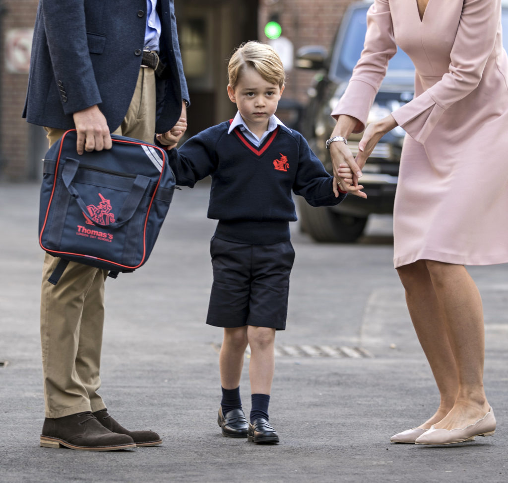 Πρώτη μέρα σχολείο για τον πρίγκιπα Τζορτζ! (Photos)