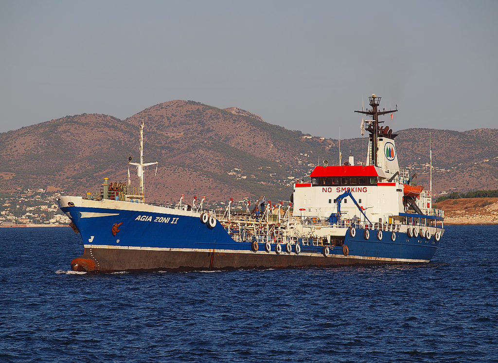 Βυθίστηκε δεξαμενόπλοιο – πετρελαιοκηλίδες στο Σαρωνικό