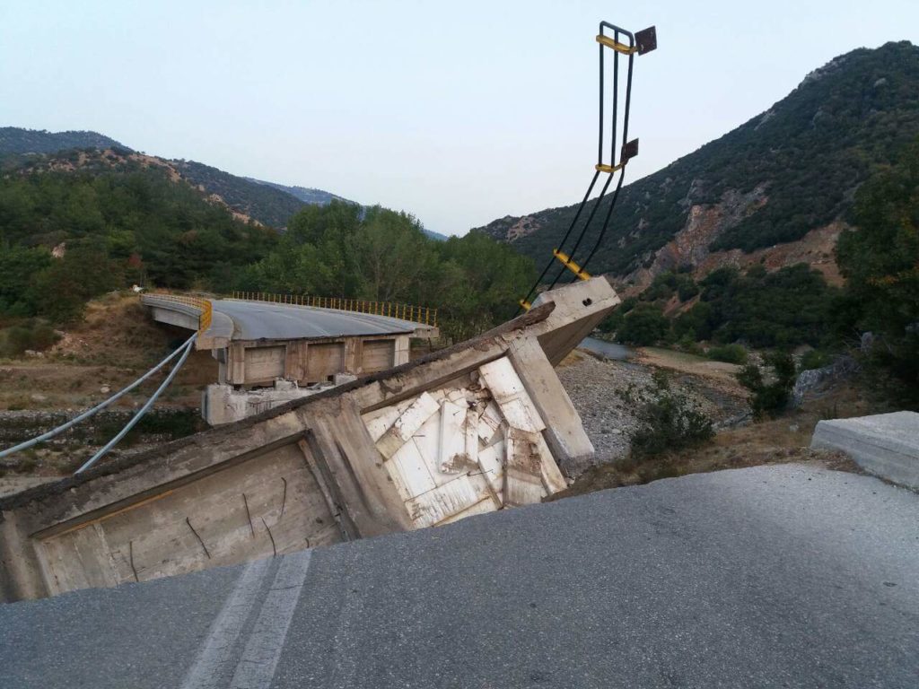 Ξάνθη: Κατέρρευσε η γέφυρα του Κομψάτου