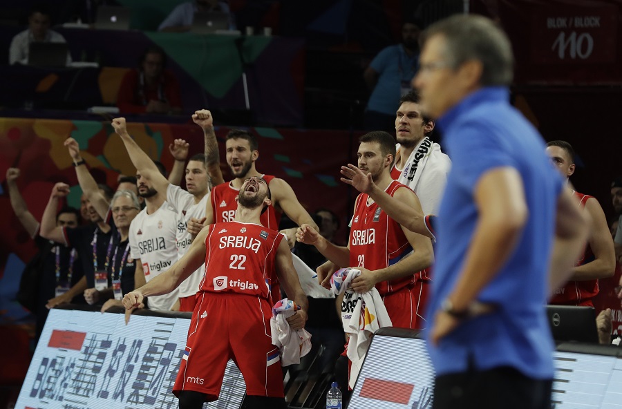 Ευρωμπάσκετ: Στον τελικό η Σερβία – Νίκησε τη Ρωσία 87-79