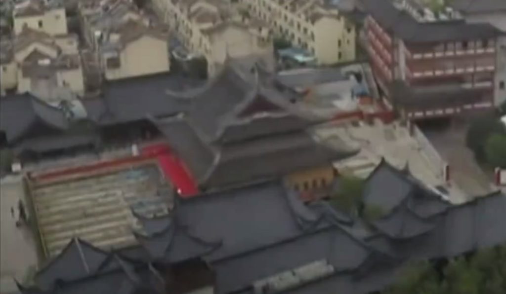 Σανγκάη: Μετακίνησαν βουδιστικό ναό 2000 τόνων πάνω σε ράγες (Video)