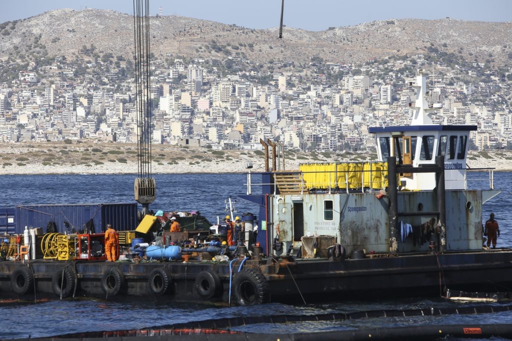 ΕΛΚΕΘΕ: Σε έναν μήνα θα ξέρουμε την έκταση της καταστροφής από την πετρελαιοκηλίδα