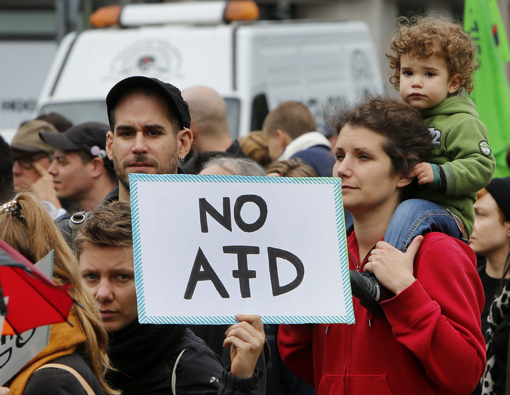 Ανησυχεί ο γερμανικός Τύπος για την άνοδο των ακροδεξιών