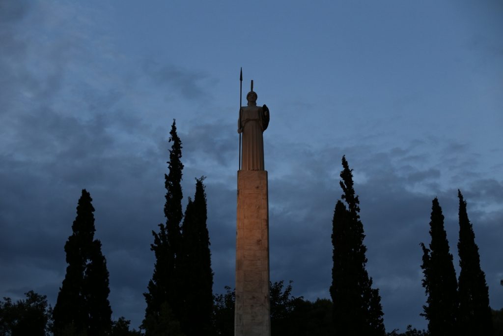 Εκατοντάδες Αθηναίοι φώτισαν το Πεδίο του Άρεως – Μεγάλη συμμετοχή στην κινητοποίηση (Photos)