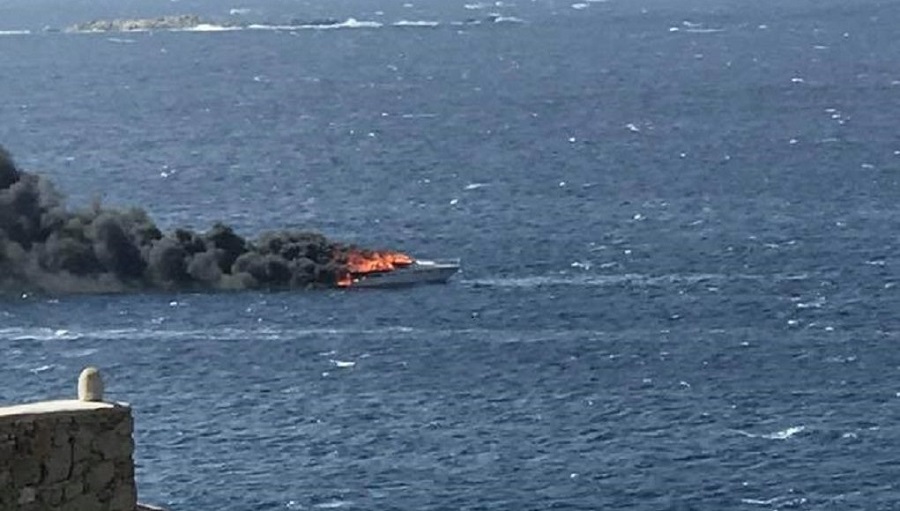 Θαλαμηγός πήρε φωτιά και βυθίστηκε έξω από τη Μύκονο – Σώοι οι επιβάτες