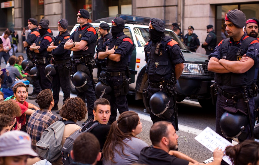 Καταλονία: Επιδρομή της Αστυνομίας  στο κέντρο τηλεπικοινωνιών της τοπικής κυβέρνησης