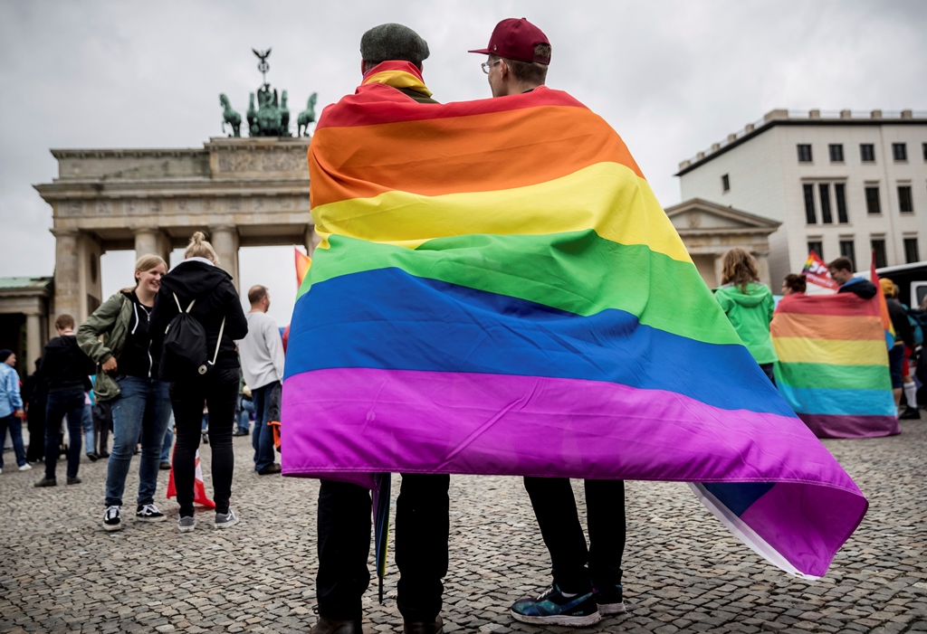Γερμανία: Γάμοι ομοφυλοφίλων από σήμερα