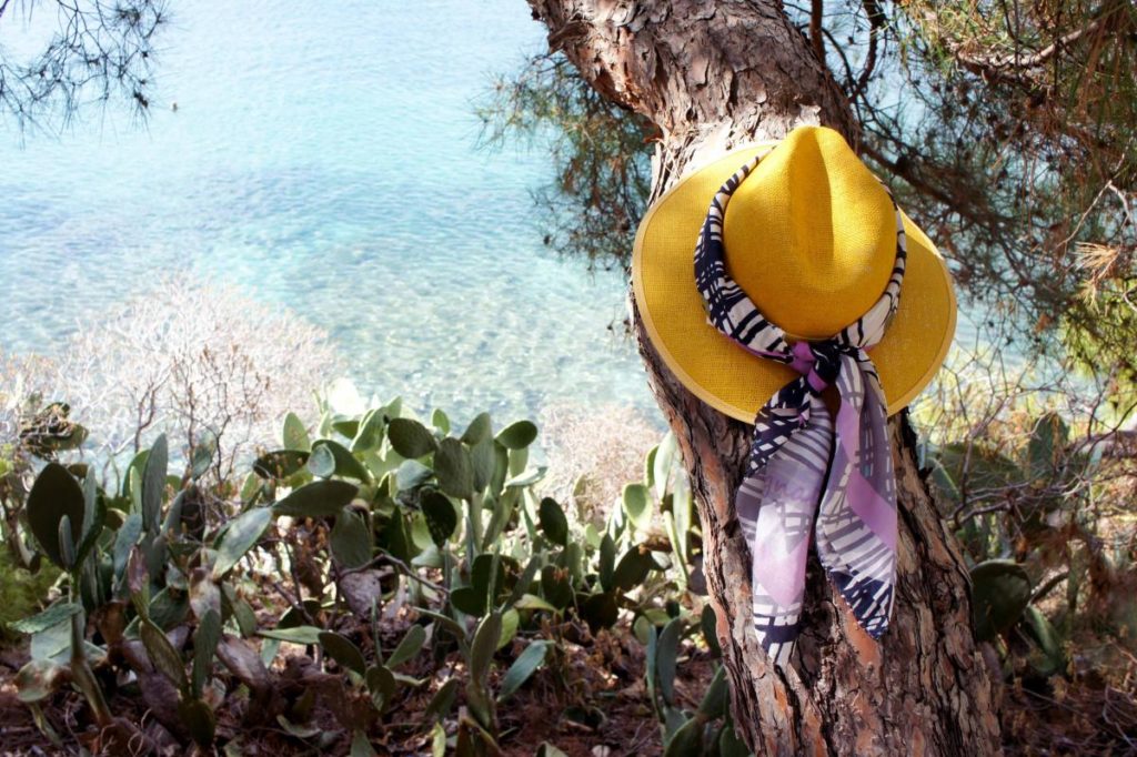 Με μετάξι από το Σουφλί, τα ελληνικά μαντήλια που λάτρεψε η βρετανική Vogue