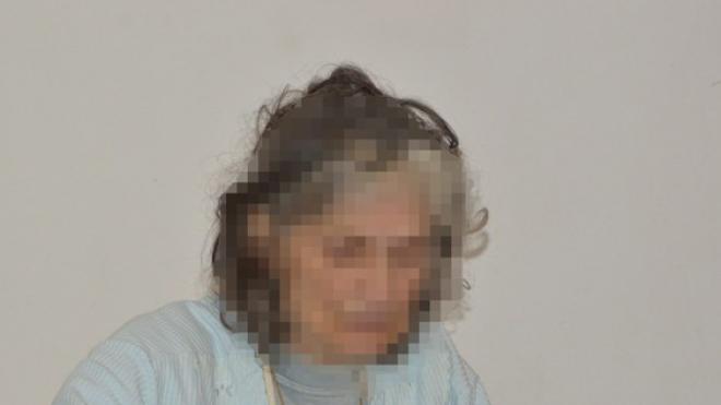 Το δράμα μιας 73χρονης που ζει σε μια τρώγλη στα Λεχαινά (Photos)