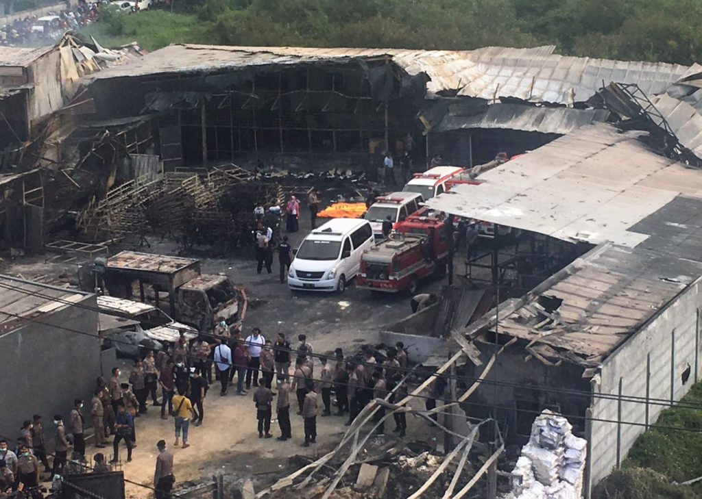 Τζακάρτα: 47 νεκροί από έκρηξη σε εργοστάσιο πυροτεχνημάτων (Video)