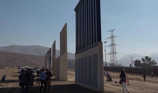 Τείχος στο ύψος… τριώροφης πολυκατοικίας ορθώνει ο Τραμπ στα σύνορα με Μεξικό (Video)