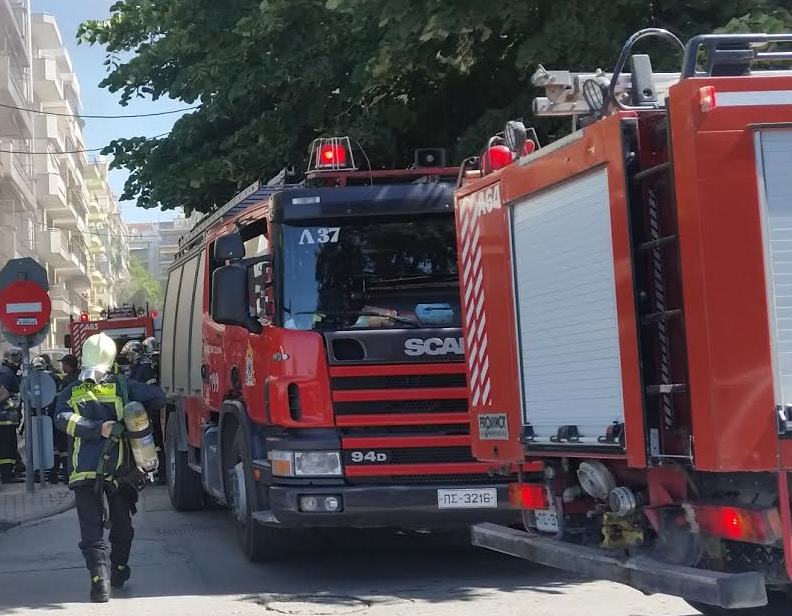 Θεσσαλονίκη: Πυρκαγιά σε ταβέρνα, έκαψε παιδότοπο