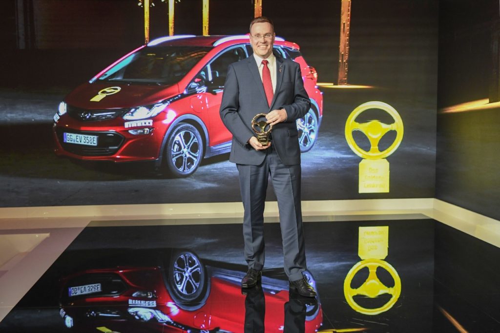 Το Opel Ampera-e Κερδίζει το “Χρυσό Τιμόνι 2017”