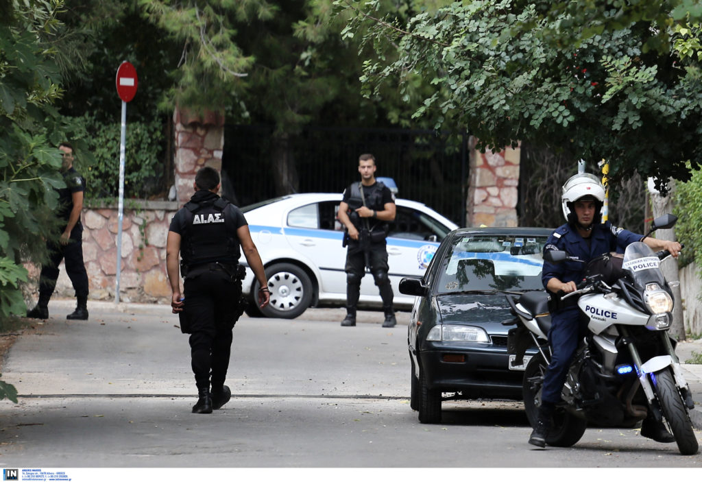 Πήγαν να τον ελέγξουν και… δάγκωσε αστυνομικό της ΔΙΑΣ στο σαγόνι!