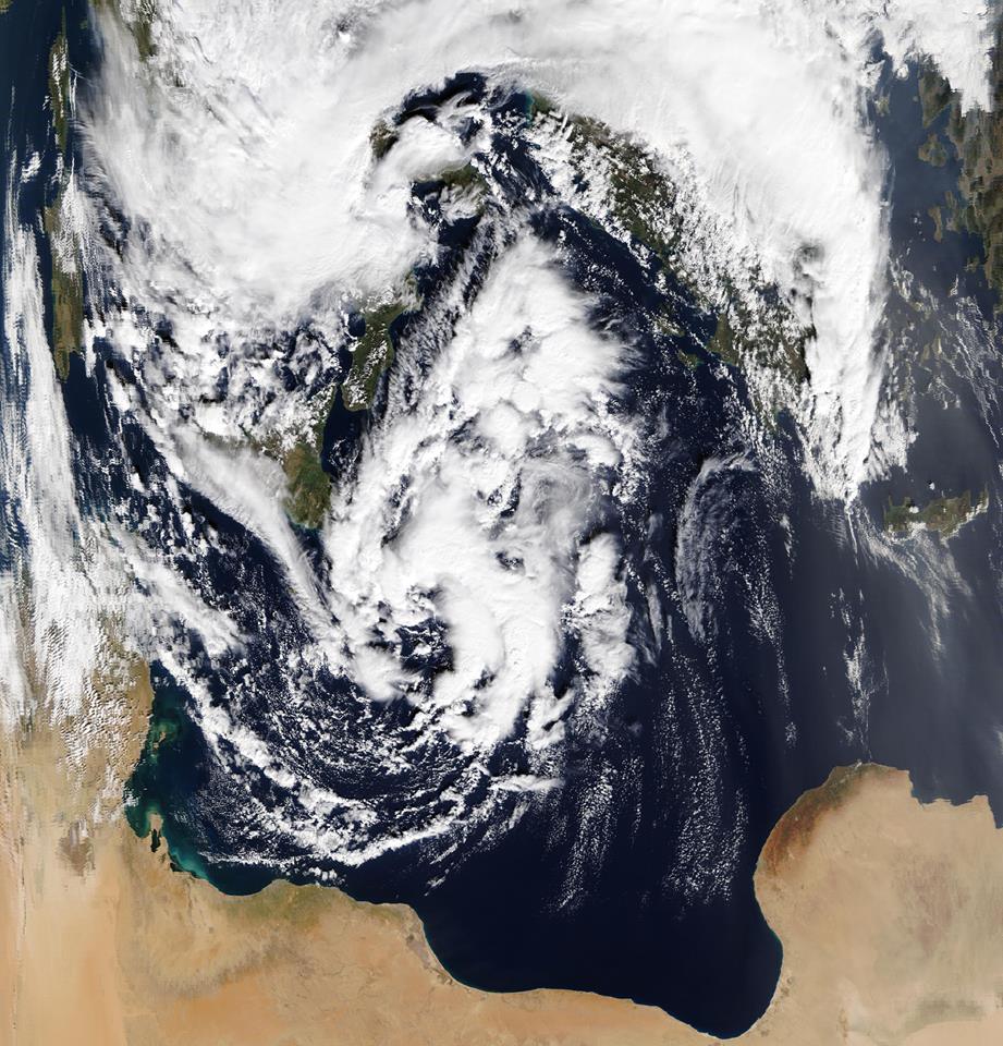 Μεσογειακός κυκλώνας αναπτύσσεται ανοιχτά του Ιονίου και κινείται προς τη δυτική Ελλάδα (Photo)