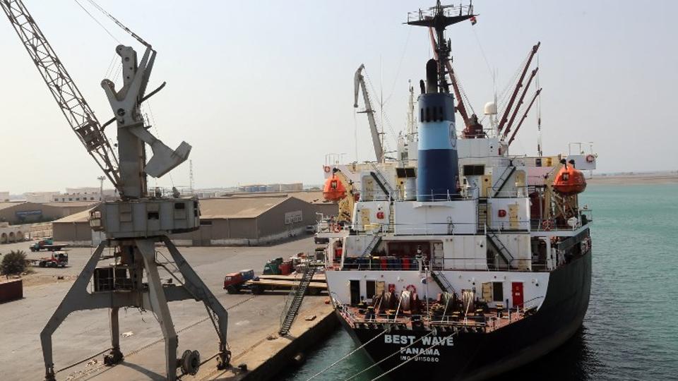 Πλοίο με 5.500 τόνους αλεύρι σε λιμάνι της Υεμένης