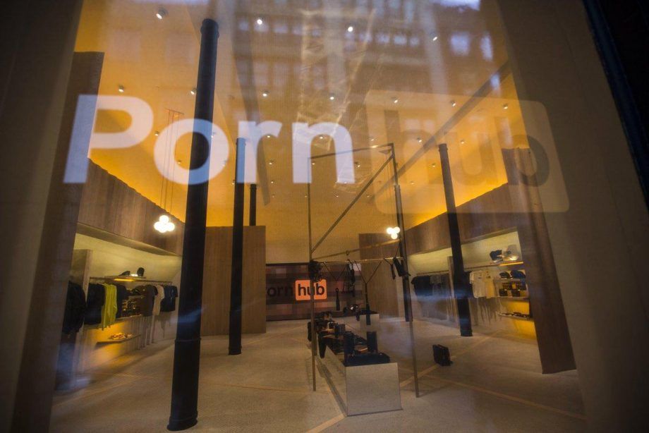 Το πρώτο κατάστημα του Pornhub είναι γεγονός (Video-Photos)