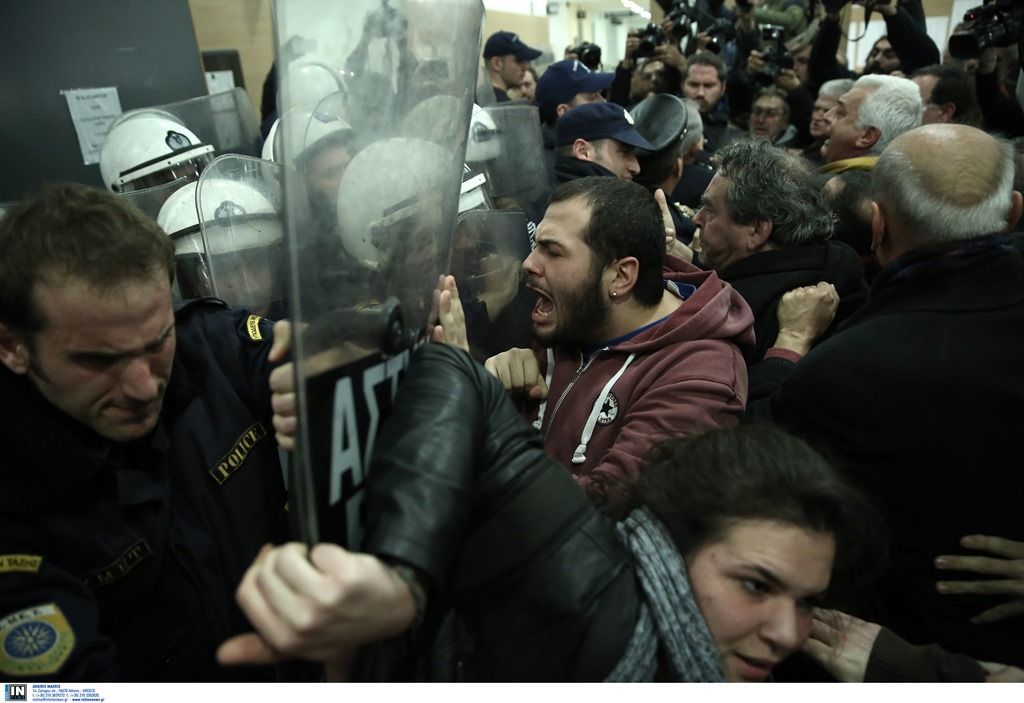 Ο γερμανικός Τύπος για το ξύλο την πρώτη ημέρα των ηλεκτρονικών πλειστηριασμών