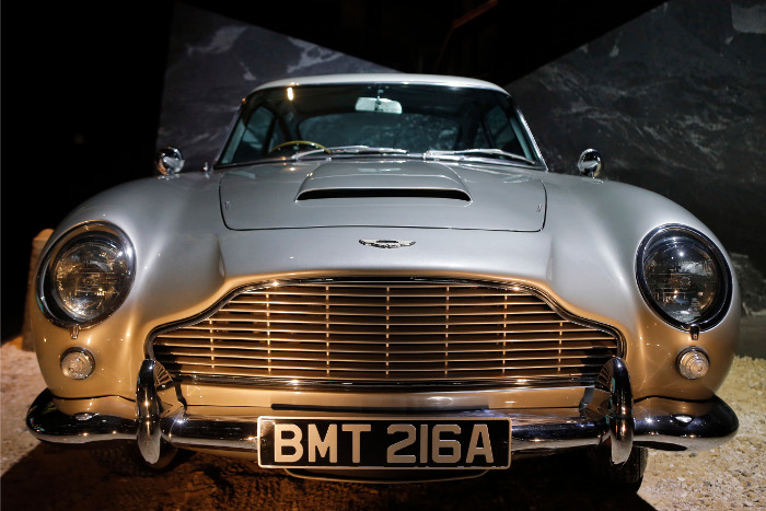 Πωλείται η θρυλική Aston Martin που οδήγησαν ΜακΚάρτνεϊ και… Τζέιμς Μποντ (Photos)