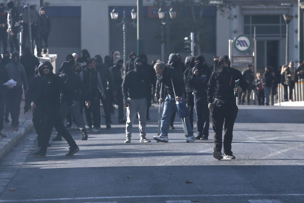 Επεισόδια μικρής έντασης στα Προπύλαια