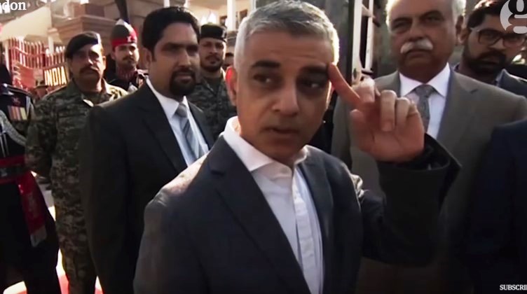 Πώς απάντησε ο Πακιστανός δήμαρχος του Λονδίνου όταν τον ρώτησαν αν νοιώθει σπίτι του το Πακιστάν (Video)