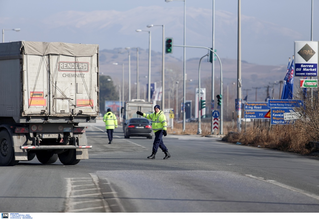 Νέες συλλήψεις για λαθρεμπόριο ποτών και τσιγάρων στο Τελωνείο Προμαχώνα