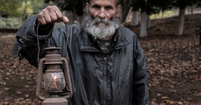 Έφυγε από τη ζωή ο «Φώτης του Βόλου» – Ζούσε σε σπηλιά και τον αγαπούσε όλη η πόλη