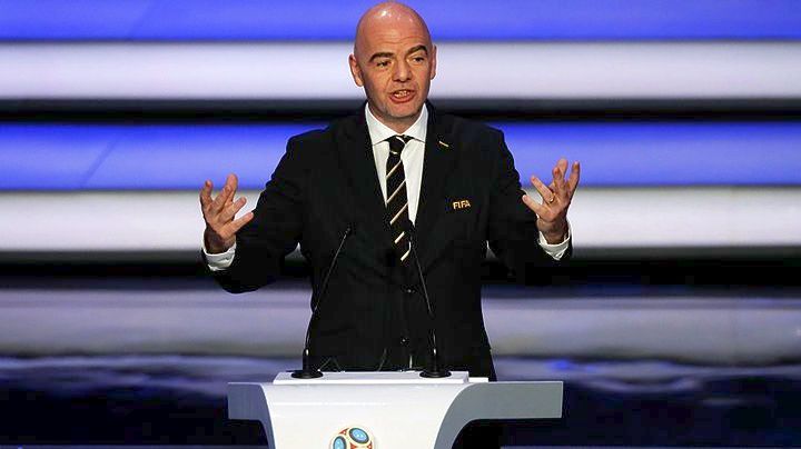 Επίθεση της Le Monde στον πρόεδρο της FIFA – Έκανε τα «στραβά μάτια» στη Φενερμπαχτσέ