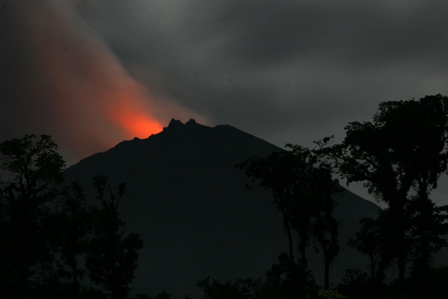 «Ξύπνησε» ηφαίστειο στο Εκουαδόρ (Video)