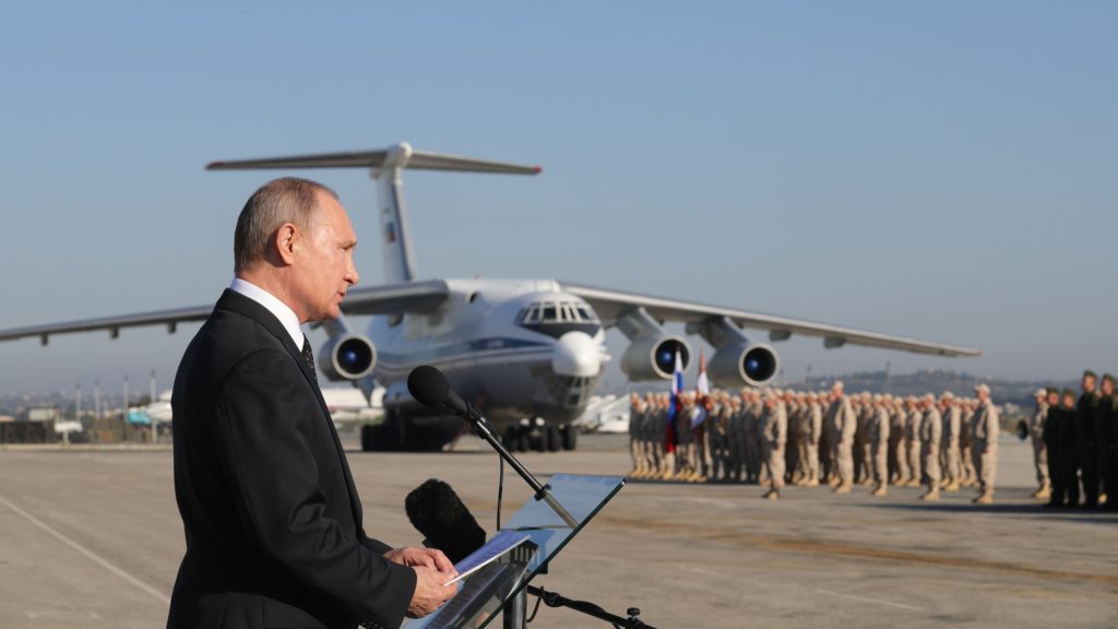 Μέτρα για τον επαναπατρισμό κεφαλαίων εισηγείται ο Πούτιν
