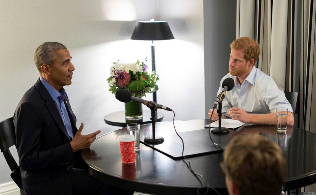 Ο Ομπάμα μιλά για ανεύθυνη χρήση των μέσων κοινωνικής δικτύωσης σε συνέντευξή του στον πρίγκιπα Χάρι (Video)