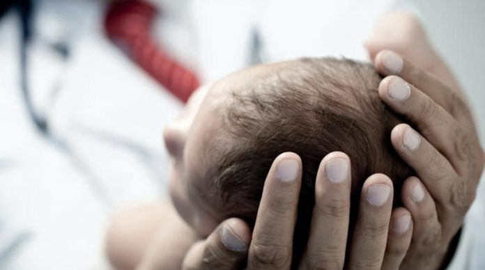 Αγοράκι το πρώτο μωρό του 2018 – Γεννήθηκε στο Ηράκλειο