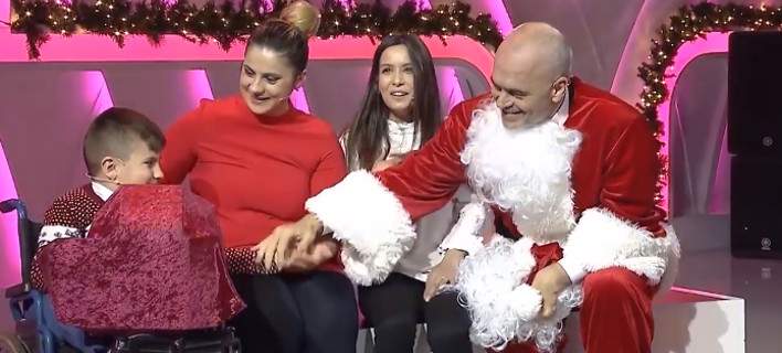 Ο Αλβανός πρωθυπουργός ντύθηκε Άι Βασίλης για την TV – Πώς τον «έκραξε» ο Σάλι Μπερίσα!  (Video)