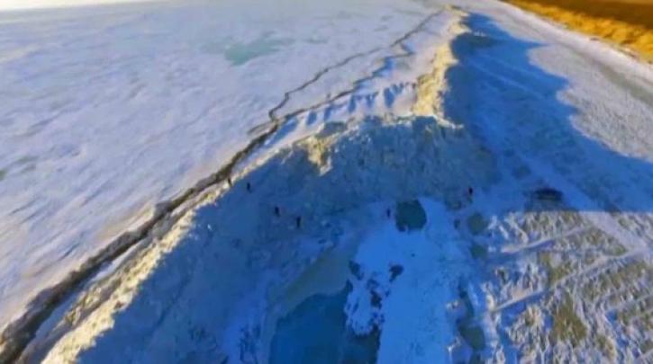 Σύνορα από πάγο – Απίστευτες εικόνες στη μεθόριο Κίνας – Ρωσίας (Video)