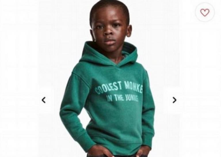Σάλος με ρατσιστική διαφήμιση της Η&Μ – Αναγκάστηκε να αποσύρει παιδικό προϊόν (Photo)