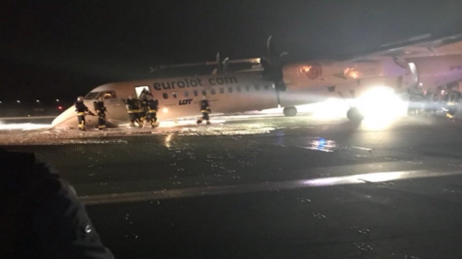 Αεροσκάφος προσγειώθηκε με την «κοιλιά» – Δεν υπήρξαν τραυματίες