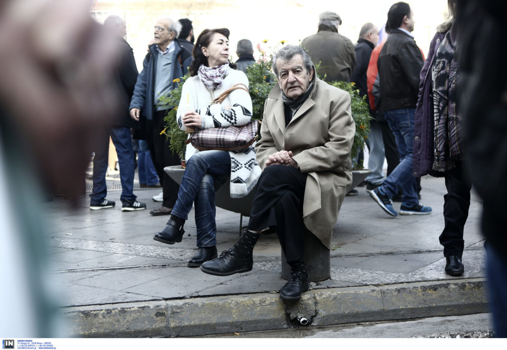 Απεργιακό μπαράζ κατά του πολυνομοσχεδίου – Δείτε πώς θα κινηθούν τα μέσα – Απεργία και τη Δευτέρα