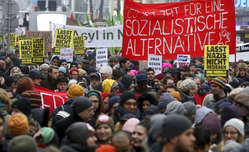 Βιέννη: Ογκώδης διαδήλωση κατά κυβερνητικής συμμαχίας δεξιάς-ακροδεξιάς