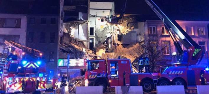 Δύο νεκροί και 14 τραυματίες από την κατάρρευση πολυκατοικίας στην Αμβέρσα μετά από έκρηξη φυσικού αερίου (Photos+Video)