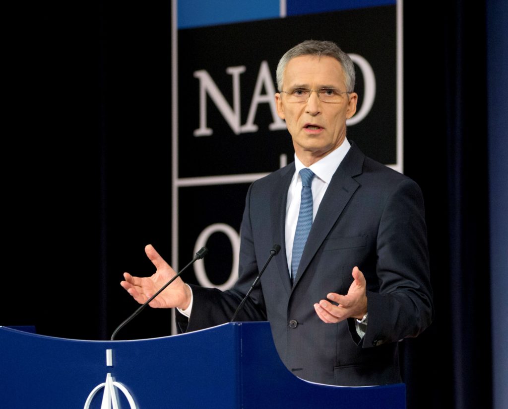 Στα Σκόπια ο γενικός γραμματέας του ΝΑΤΟ